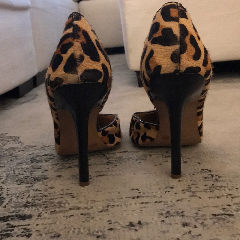BCBGeneration leopard pointed toe heel size 10 - Picture 5 of 6
